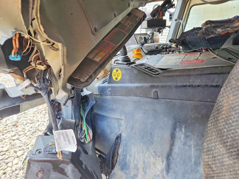 69181516 :رقم المزاد ، 1M2LR2GC6KM001370 vin ، 2019 Mack Lr مزاد بيع
