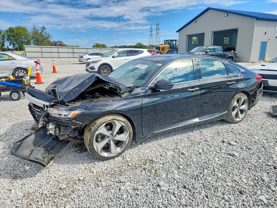 70166336 :رقم المزاد ، 1HGCV1F94JA010604 vin ، 2018 Honda Accord مزاد بيع