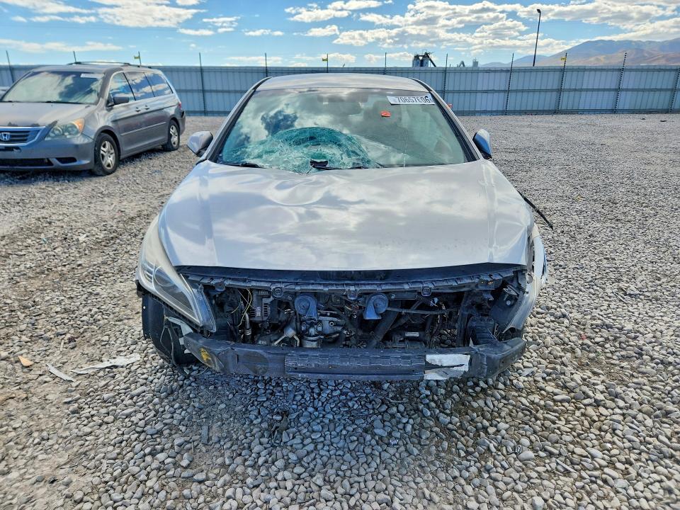 2015 Hyundai Sonata მანქანა იყიდება აუქციონზე, vin: 5NPE24AFXFH013926, აუქციონის ნომერი: 70657606
