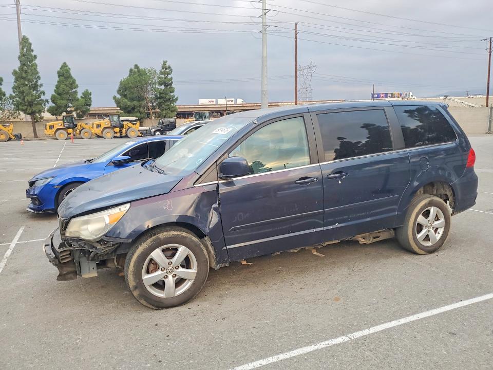 69514676 :رقم المزاد ، 2V8HW34129R599772 vin ، 2009 Volkswagen Routan مزاد بيع