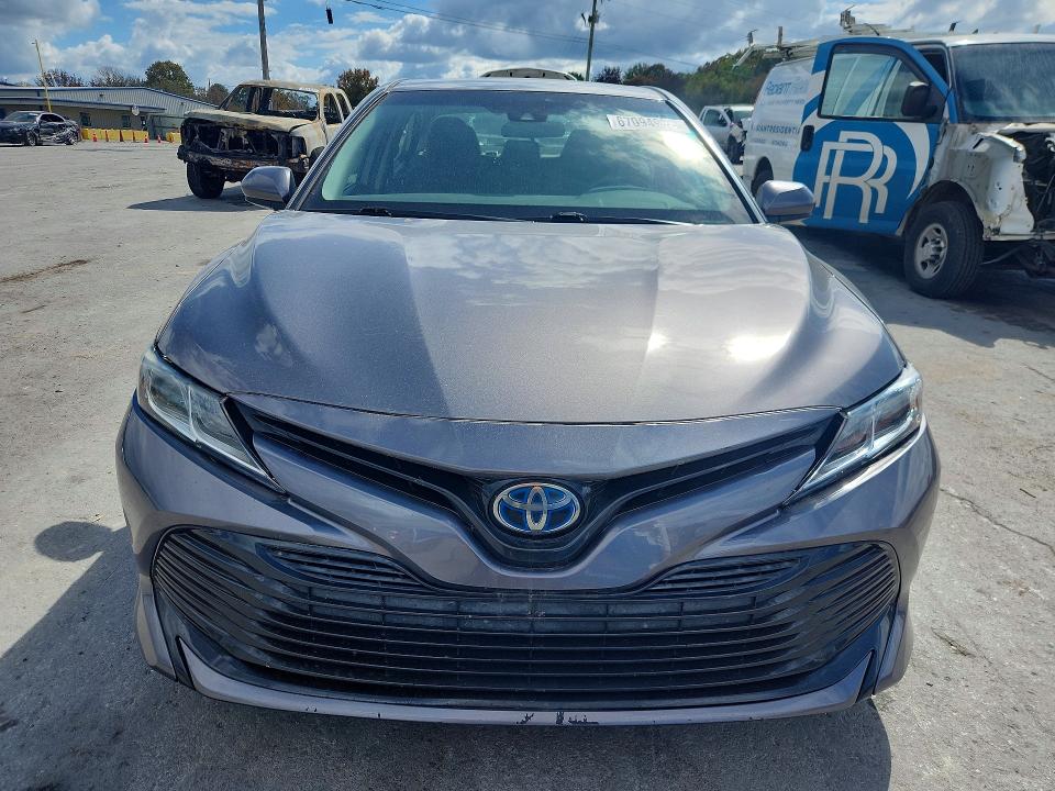 2018 Toyota Camry მანქანა იყიდება აუქციონზე, vin: 4T1B31HK9JU502975, აუქციონის ნომერი: 67094996