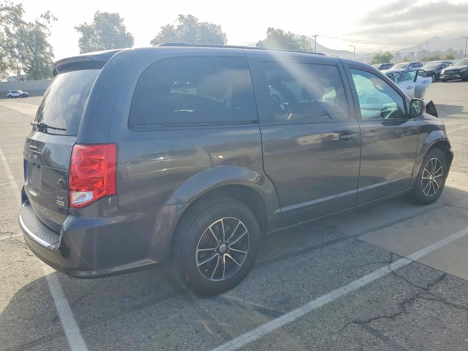 69560326 :رقم المزاد ، 2C4RDGEG9KR565978 vin ، 2019 Dodge Grand Caravan مزاد بيع