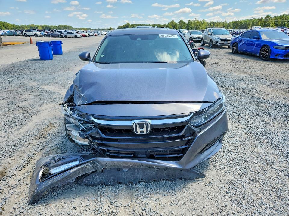 Продажа на аукционе авто 2018 Honda Accord, vin: 1HGCV1F5XJA142747, номер лота: 67023096