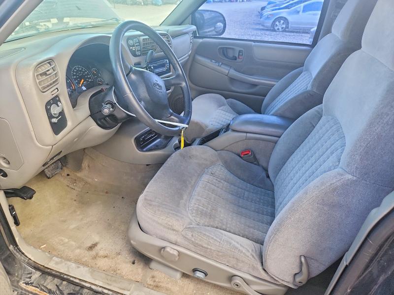 69032086 :رقم المزاد ، 1GNCT18W0YK104630 vin ، 2000 Chevrolet Blazer مزاد بيع