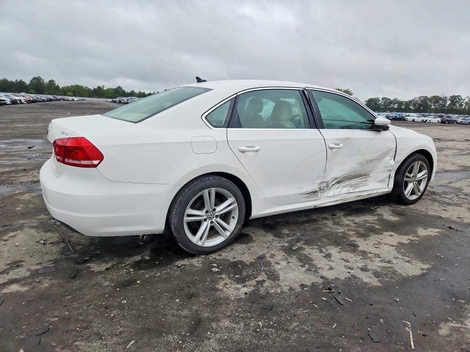 70120576 :رقم المزاد ، 1VWBN7A34EC055629 vin ، 2014 Volkswagen Passat مزاد بيع