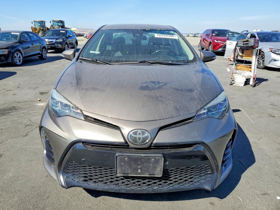 70359506 :رقم المزاد ، 2T1BURHE6JC107725 vin ، 2018 Toyota Corolla مزاد بيع