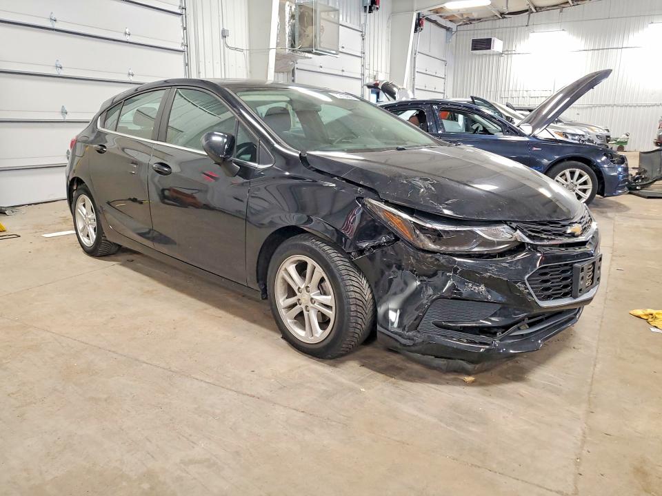70312966 :رقم المزاد ، 3G1BE6SM6HS613640 vin ، 2017 Chevrolet Cruze مزاد بيع
