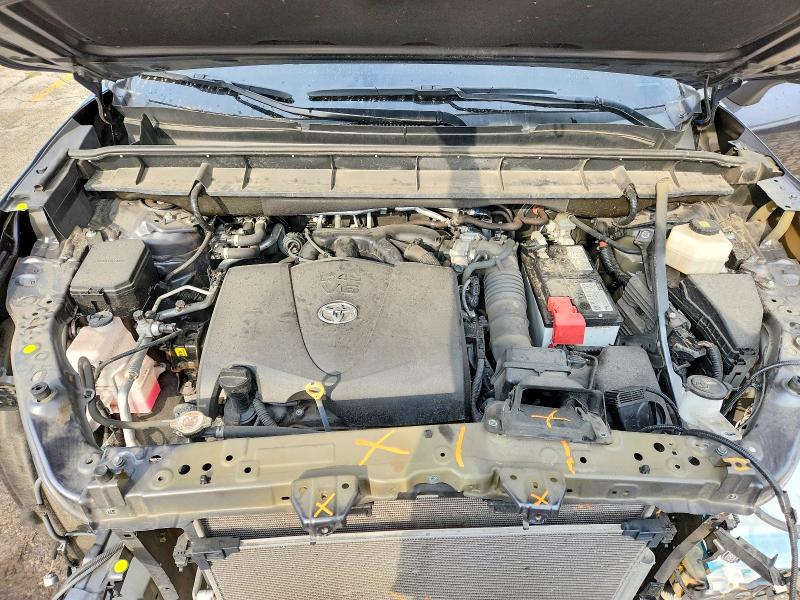 68961306 :رقم المزاد ، 5TDBZRBH6MS555477 vin ، 2021 Toyota Highlander مزاد بيع