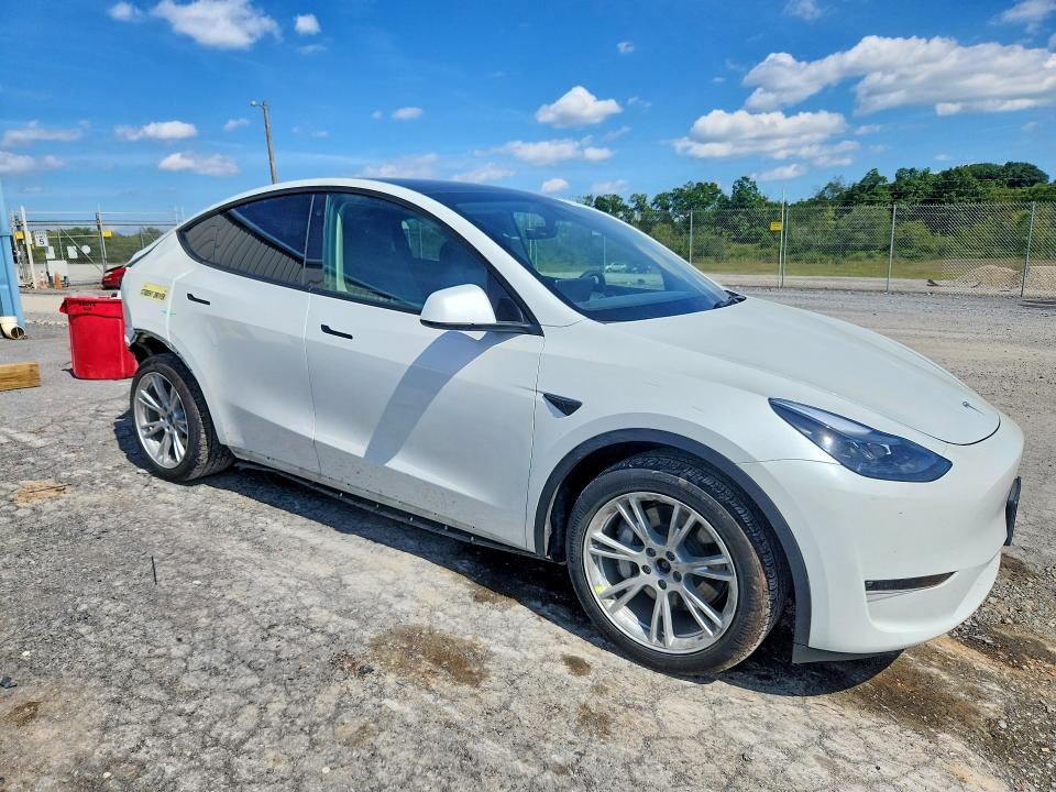 67508466 :رقم المزاد ، 7SAYGDEE5PF701304 vin ، 2023 Tesla Model Y مزاد بيع