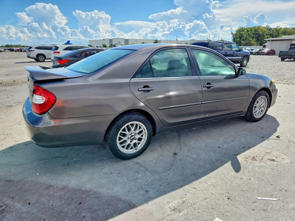 2004 Toyota Camry მანქანა იყიდება აუქციონზე, vin: 4T1BE32K44U805648, აუქციონის ნომერი: 68784636