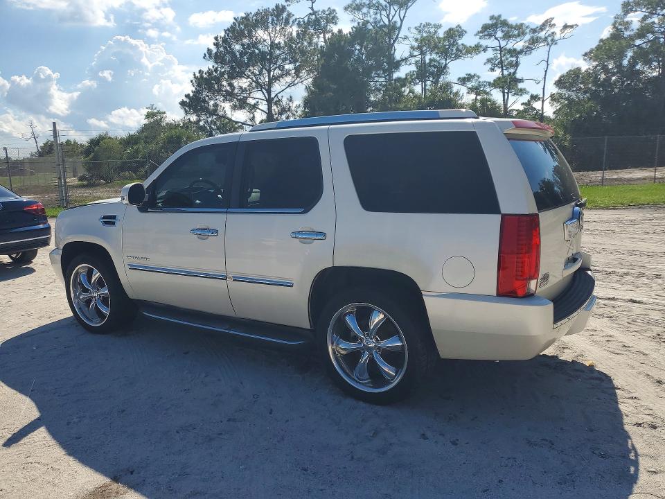 2010 Cadillac Escalade მანქანა იყიდება აუქციონზე, vin: 1GYUKBEF1AR179032, აუქციონის ნომერი: 69089076