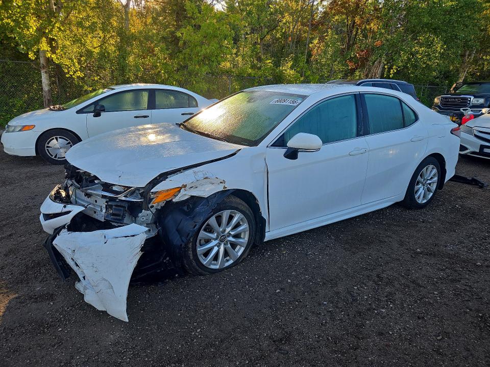68091156 :رقم المزاد ، 4T1B11HK8KU281277 vin ، 2019 Toyota Camry مزاد بيع