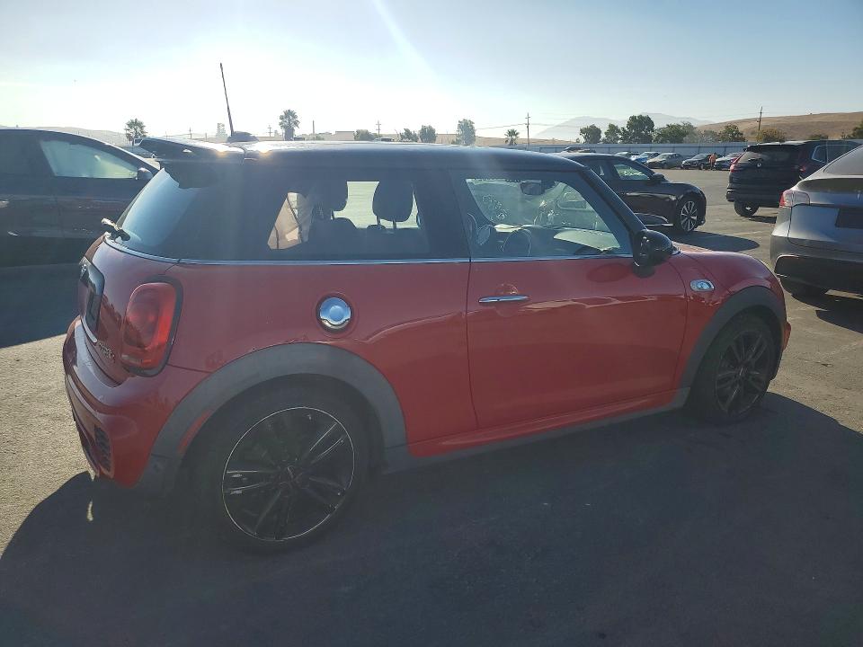 68596966 :رقم المزاد ، WMWXP7C59F2A36972 vin ، 2015 Mini Cooper مزاد بيع