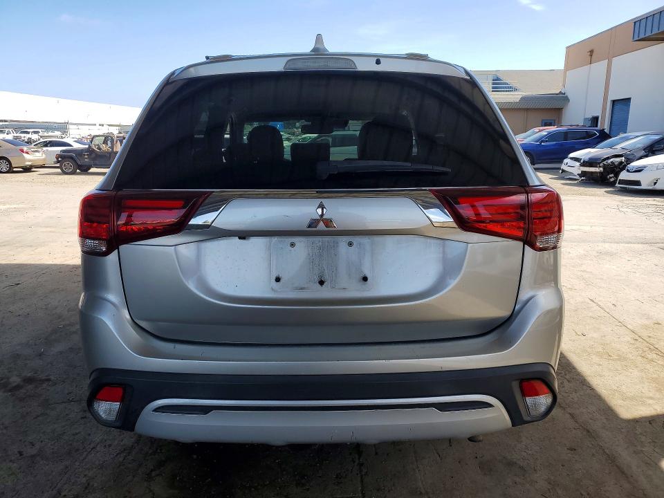 68654246 :رقم المزاد ، JA4AD3A38LZ017755 vin ، 2020 Mitsubishi Outlander مزاد بيع