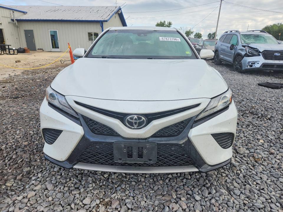 2018 Toyota Camry მანქანა იყიდება აუქციონზე, vin: 4T1B61HK2JU101064, აუქციონის ნომერი: 67873196