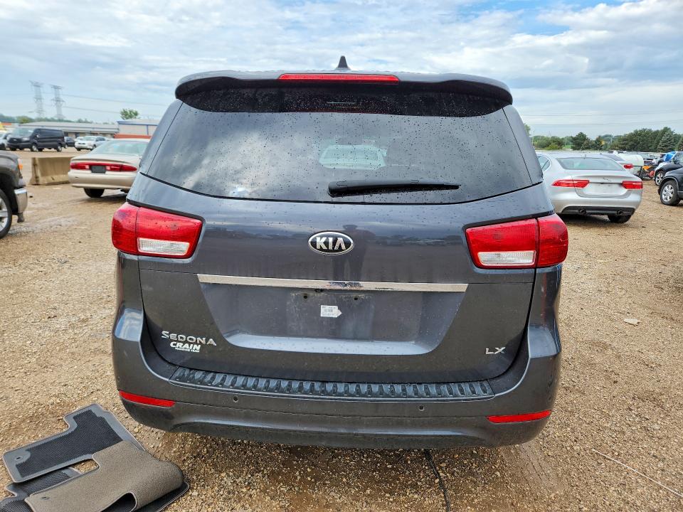 68920046 :رقم المزاد ، KNDMB5C12H6322712 vin ، 2017 Kia Sedona مزاد بيع