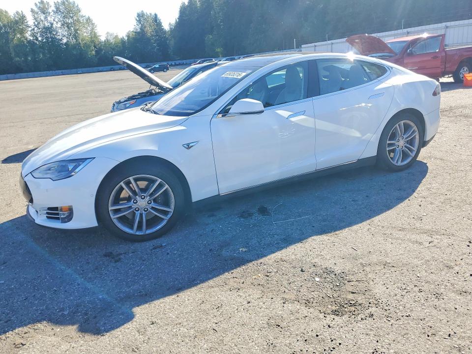 2014 Tesla Model S მანქანა იყიდება აუქციონზე, vin: 5YJSA1H13EFP55936, აუქციონის ნომერი: 69935316