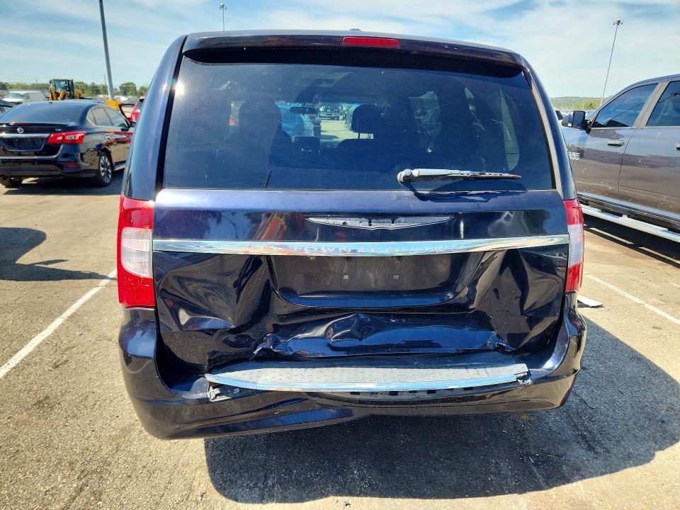 69108786 :رقم المزاد ، 2A4RR5DG9BR636985 vin ، 2011 Chrysler Town & Country مزاد بيع