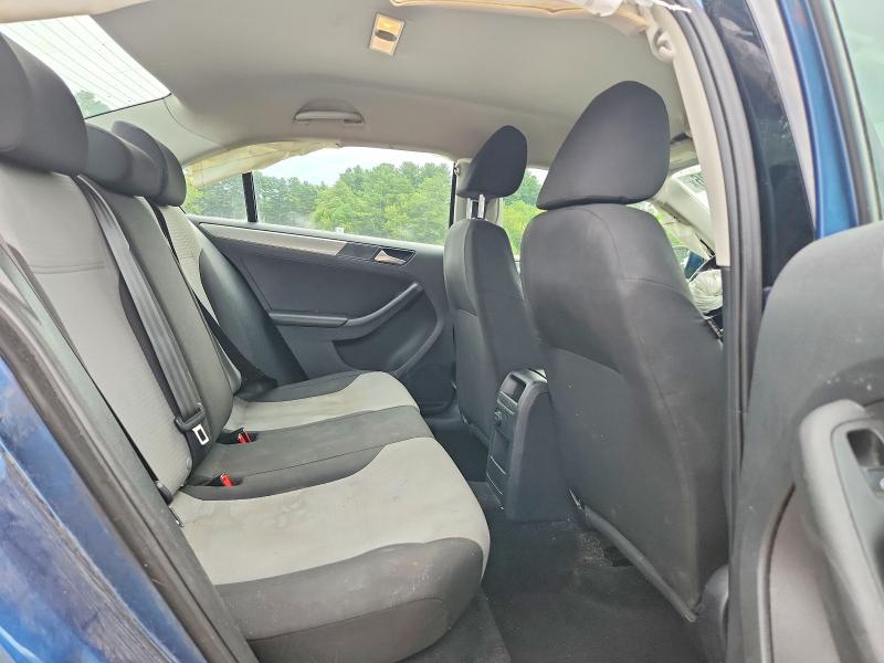 68044296 :رقم المزاد ، 3VW2B7AJ5HM412858 vin ، 2017 Volkswagen Jetta مزاد بيع