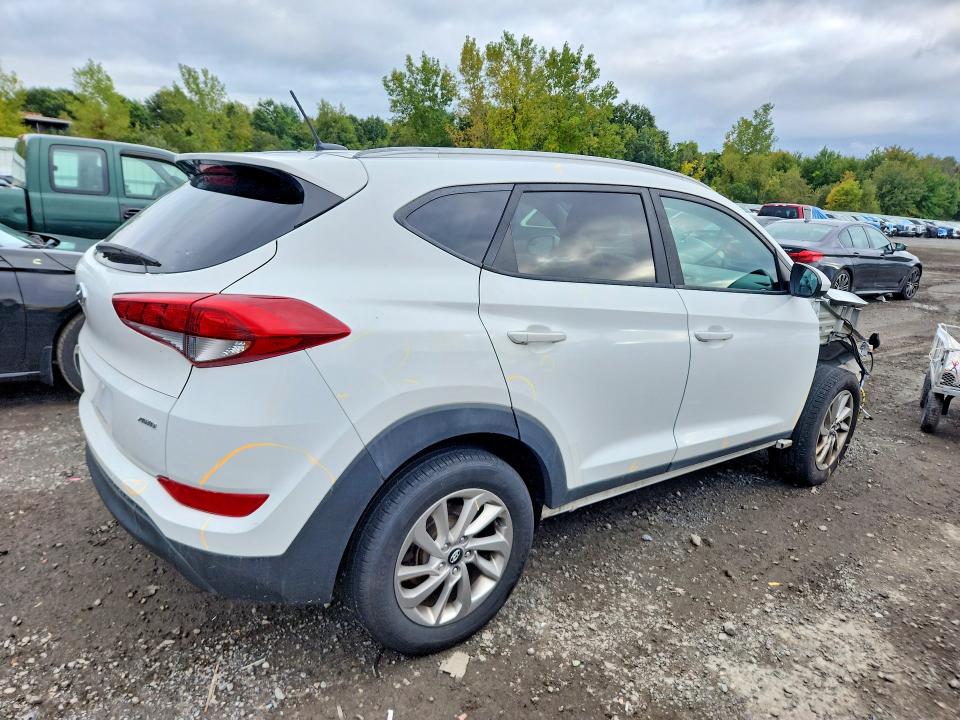 2017 Hyundai Tucson მანქანა იყიდება აუქციონზე, vin: KM8J3CA43HU423864, აუქციონის ნომერი: 70692696