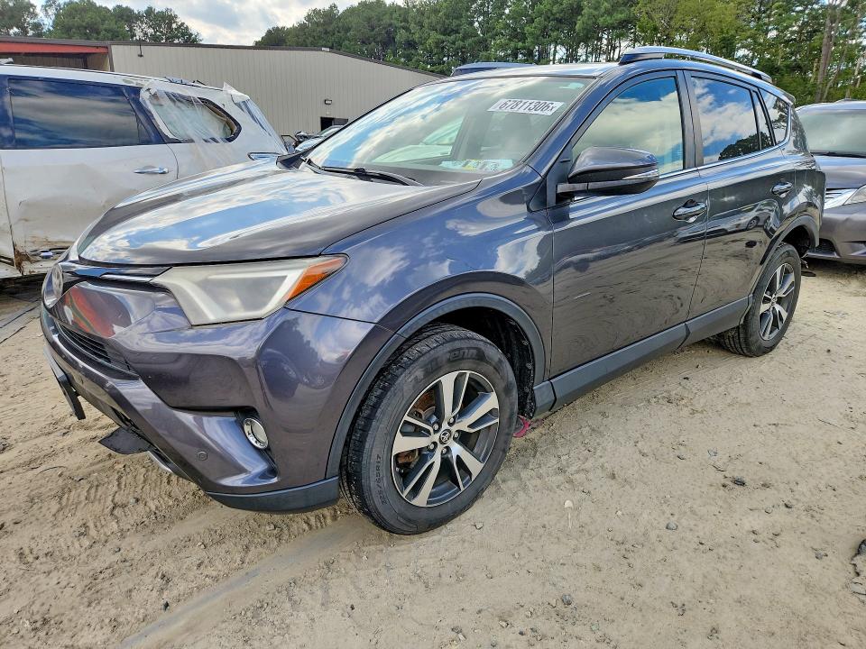 Продаж на аукціоні авто 2017 Toyota Rav4, vin: JTMRFREV3HJ116801, номер лоту: 67811306