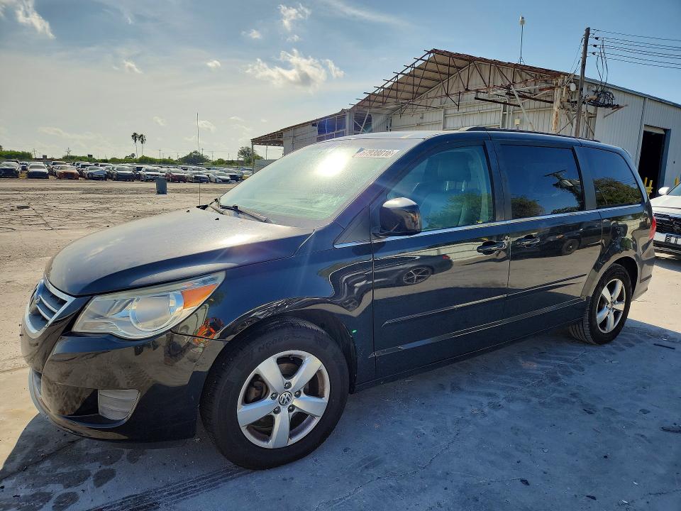2011 Volkswagen Routan მანქანა იყიდება აუქციონზე, vin: 2V4RW3DG7BR803014, აუქციონის ნომერი: 67938816