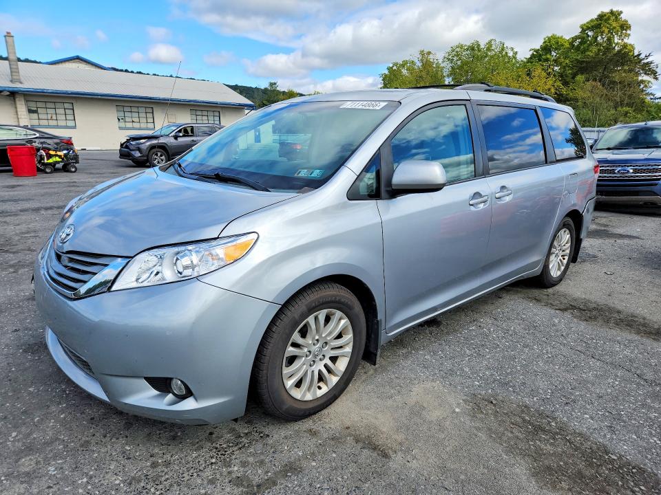 2014 Toyota Sienna მანქანა იყიდება აუქციონზე, vin: 5TDYK3DC0ES501333, აუქციონის ნომერი: 71114866