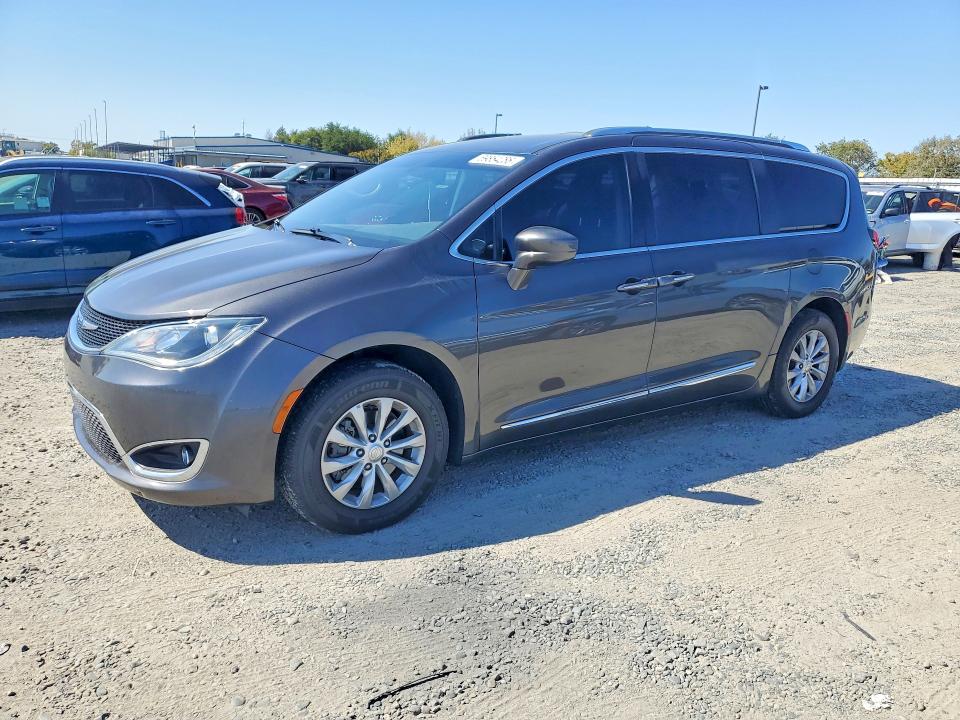 Продажа на аукционе авто 2019 Chrysler Pacifica, vin: 2C4RC1BG6KR596738, номер лота: 69854286