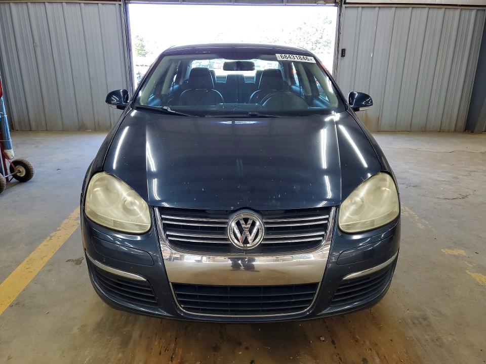 2010 Volkswagen Jetta მანქანა იყიდება აუქციონზე, vin: 3VWAL8AJ8AM130542, აუქციონის ნომერი: 68431846