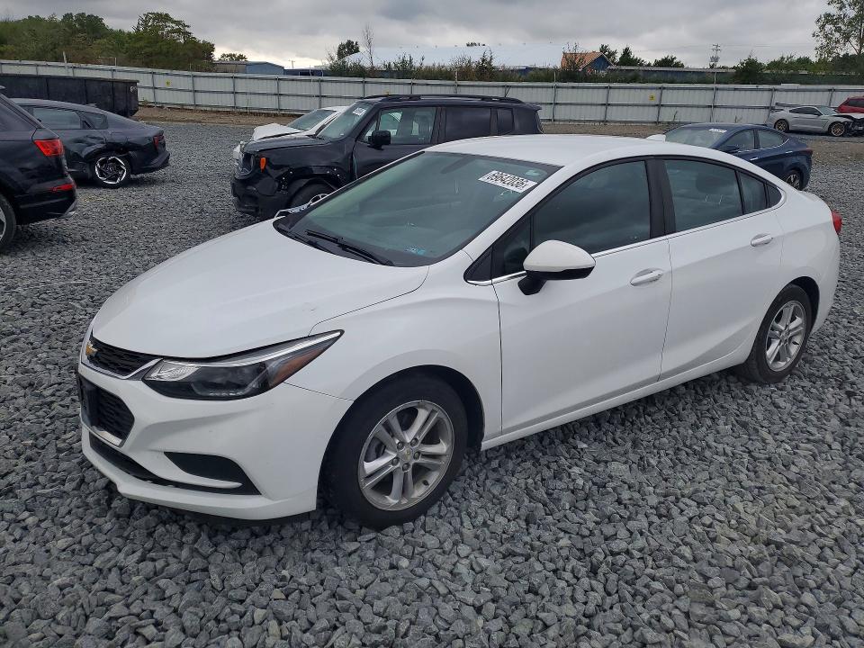 2018 Chevrolet Cruze მანქანა იყიდება აუქციონზე, vin: 1G1BE5SM2J7104627, აუქციონის ნომერი: 69642036