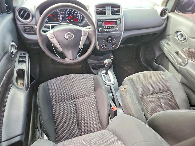 68926676 :رقم المزاد ، 3N1CN7AP8JL803729 vin ، 2018 Nissan Versa مزاد بيع