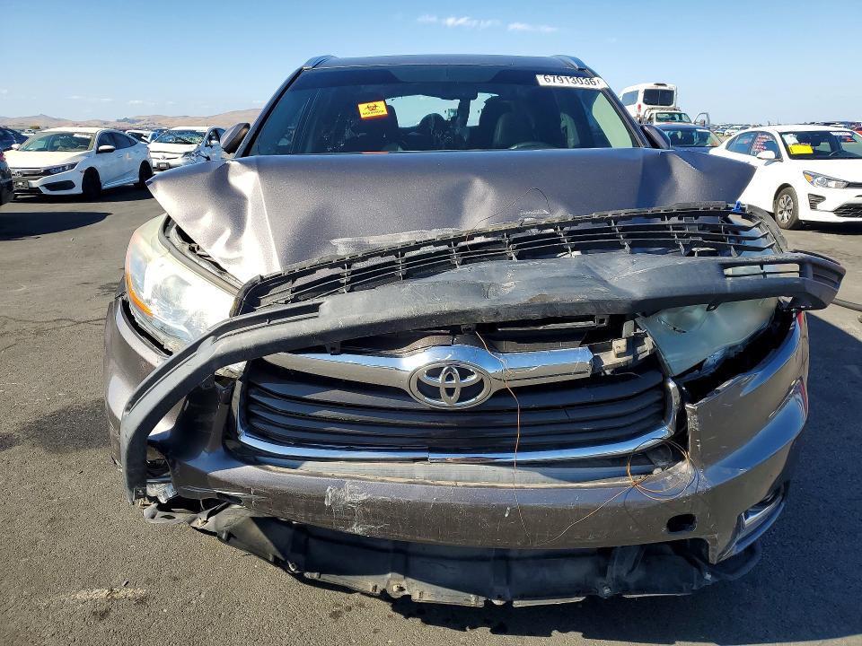 Продажа на аукционе авто 2015 Toyota Highlander, vin: 5TDJKRFH3FS122244, номер лота: 67913036