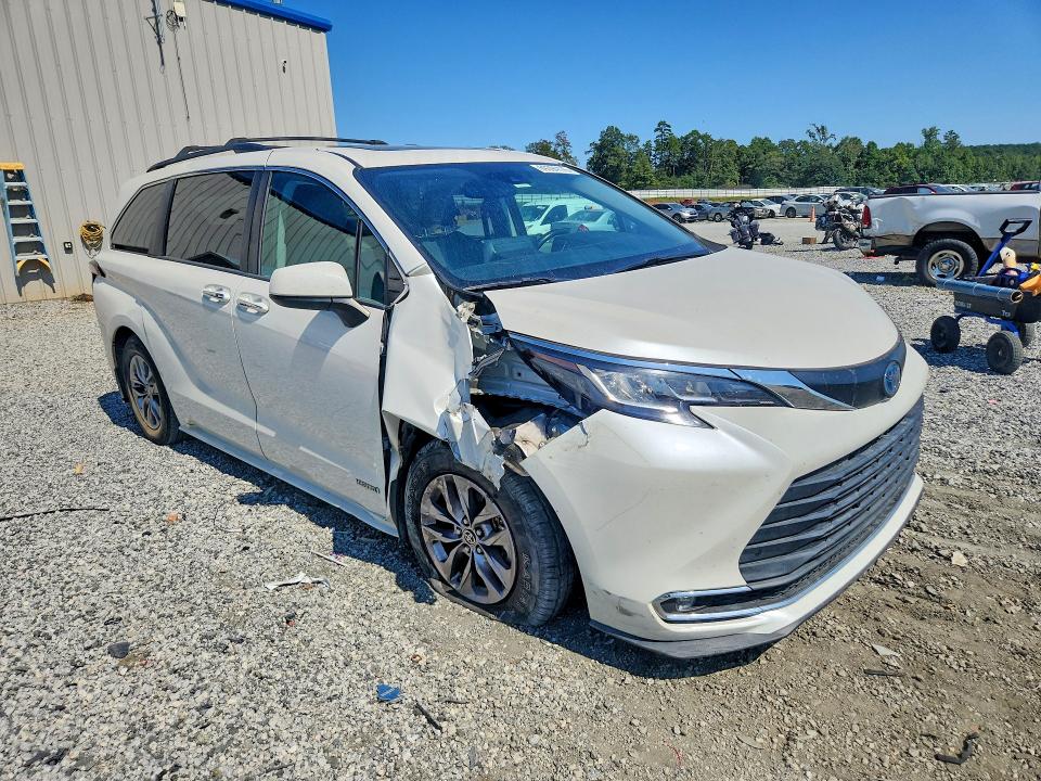 Продаж на аукціоні авто 2021 Toyota Sienna, vin: 5TDYRKEC9MS019690, номер лоту: 69394176