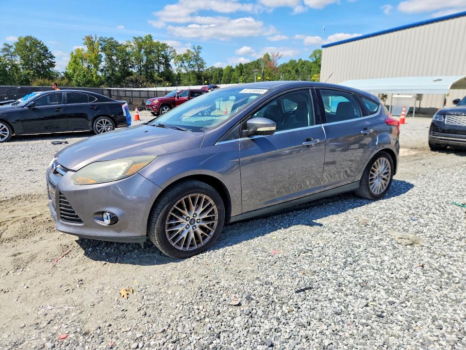 67729666 :رقم المزاد ، 1FADP3N22EL189996 vin ، 2014 Ford Focus مزاد بيع