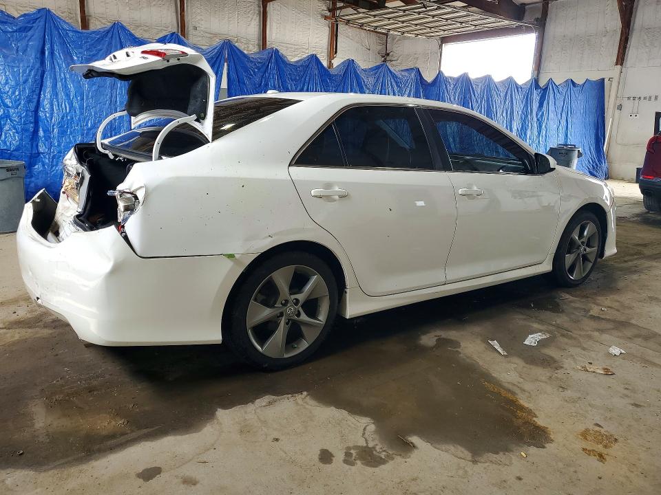 68570096 :رقم المزاد ، 4T1BF1FK5EU386352 vin ، 2014 Toyota Camry مزاد بيع
