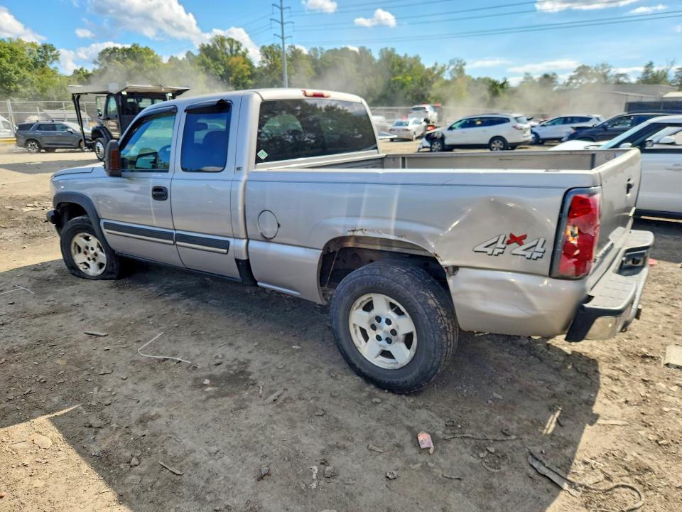 2004 Chevrolet Silverado მანქანა იყიდება აუქციონზე, vin: 2GCEK19T741277449, აუქციონის ნომერი: 71154216