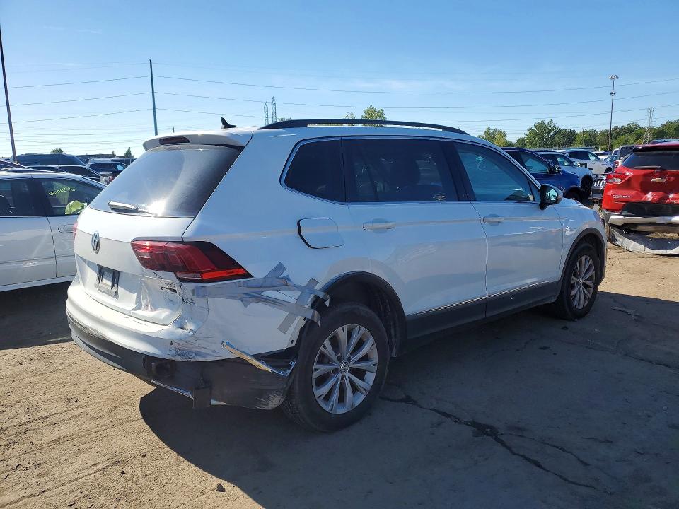 69011846 :رقم المزاد ، 3VV2B7AX9JM096654 vin ، 2018 Volkswagen Tiguan مزاد بيع