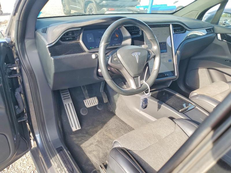 69343946 :رقم المزاد ، 5YJXCAE22JF138308 vin ، 2018 Tesla Model X مزاد بيع