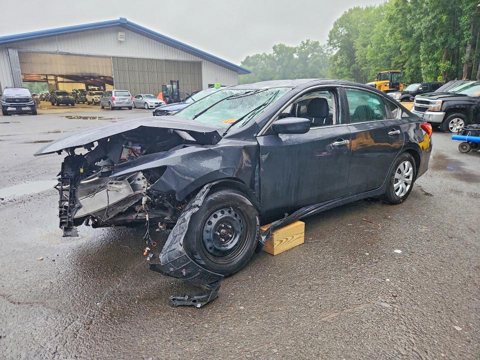 2017 Nissan Altima მანქანა იყიდება აუქციონზე, vin: 1N4AL3AP9HC241287, აუქციონის ნომერი: 66899946