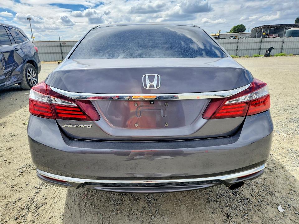 Продажа на аукционе авто 2017 Honda Accord, vin: 1HGCR2F31HA121420, номер лота: 67650266