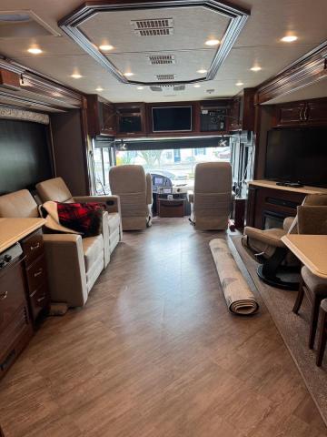 69821846 :رقم المزاد ، 4UZACWFC9JCKK1754 vin ، 2018 Freightliner Chassis مزاد بيع