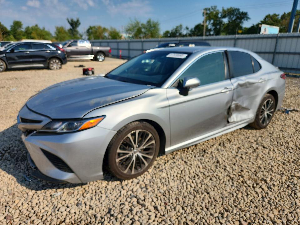 67539566 :رقم المزاد ، JTNB11HK0J3011545 vin ، 2018 Toyota Camry مزاد بيع