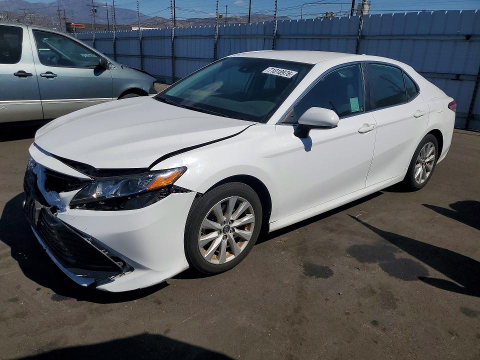 2019 Toyota Camry მანქანა იყიდება აუქციონზე, vin: 4T1B11HK7KU737964, აუქციონის ნომერი: 71018976