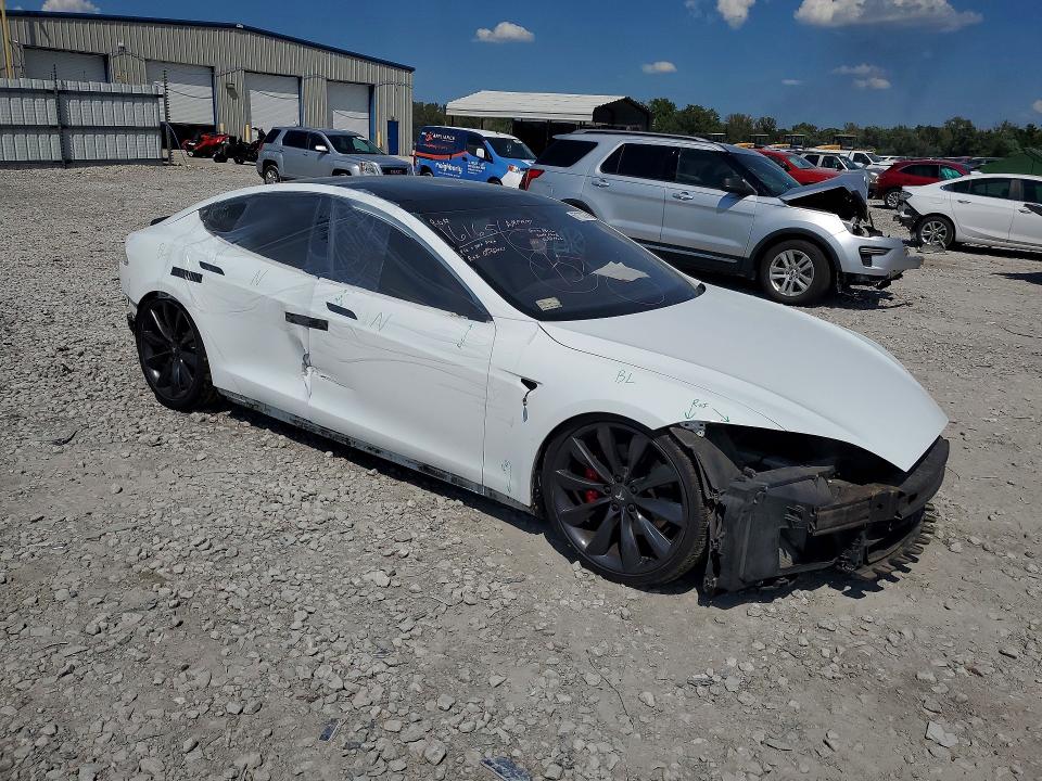 Продажа на аукционе авто 2015 Tesla Model S, vin: 5YJSA1H22FFP74956, номер лота: 67170276