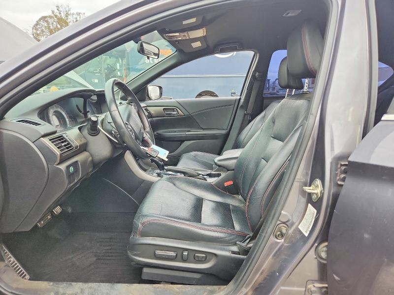 Продажа на аукционе авто 2017 Honda Accord, vin: 1HGCR2F10HA120063, номер лота: 68981436