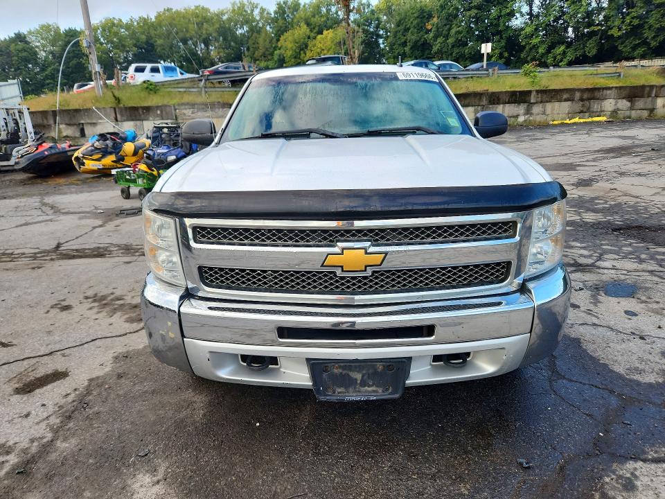 Auction sale of the 2013 Chevrolet Silverado, vin: 1GCRKSE04DZ313835, lot number: 69119666