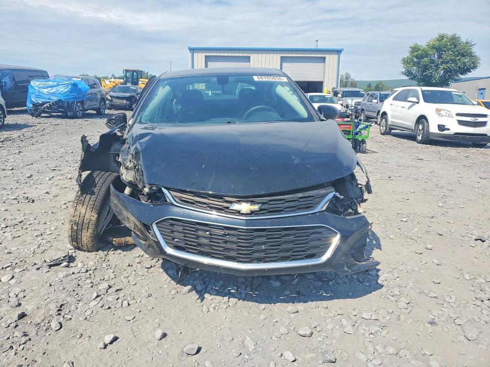 68785656 :رقم المزاد ، 1G1BE5SM3J7221570 vin ، 2018 Chevrolet Cruze مزاد بيع