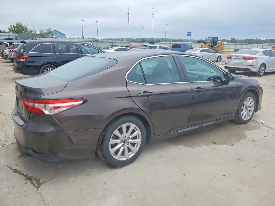 2018 Toyota Camry მანქანა იყიდება აუქციონზე, vin: 4T1B11HK9JU530782, აუქციონის ნომერი: 69858296