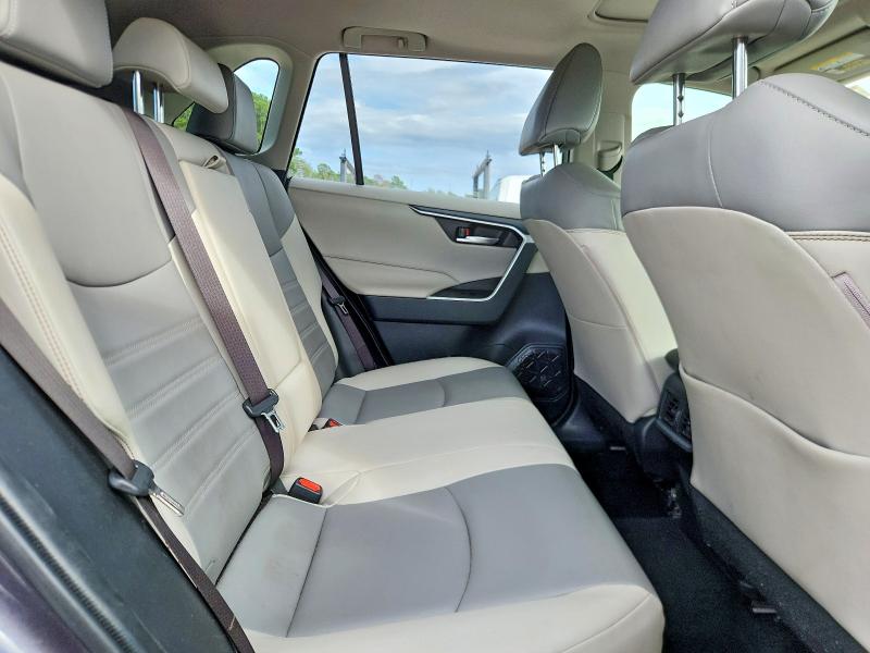 Auction sale of the 2019 Toyota Rav4, vin: JTMC1RFV1KD008346, lot number: 67839336