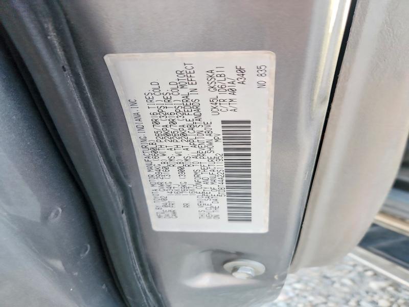 Продажа на аукционе авто 2002 Toyota Sequoia, vin: 5TDBT44A22S111952, номер лота: 69748356